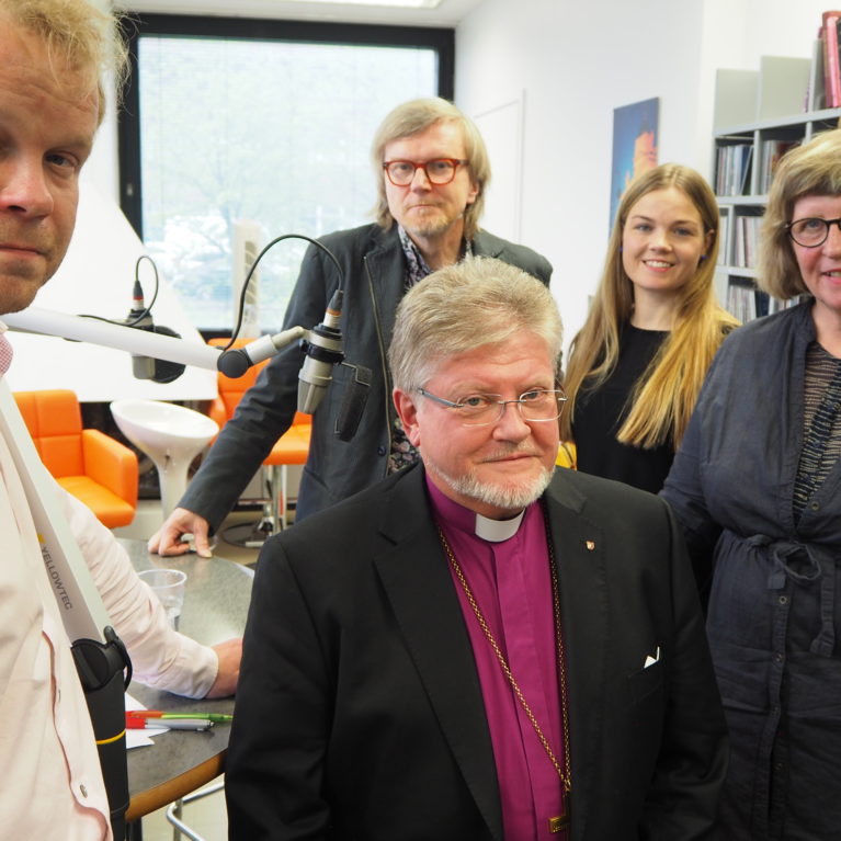 KUUNTELE – Piispa Salmi: Muualla saatu pappisvihkimys ei takaa oikeuksia Suomessa