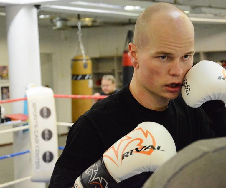 Nyrkkeilijä Niklas Räsänen puhuu Jeesus-laulustaan