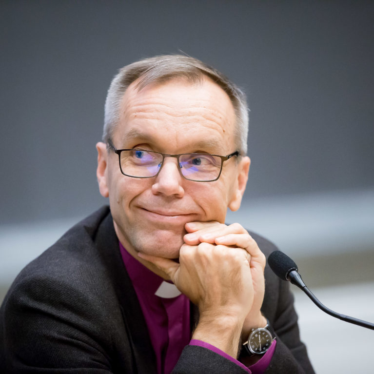 Björn Vikström ajaisi arkkipiispana sateenkaaripareja alttarille: ”Toisin kantani esille – ja vihkisin ilolla”