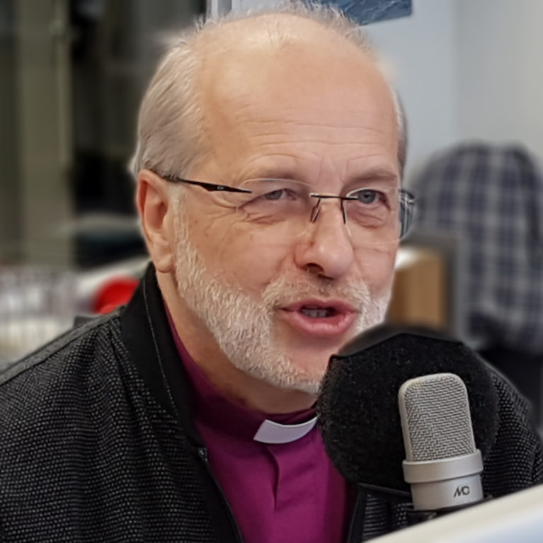 KUUNTELE: Piispa Peura: ”Kyllä tässä on tekemistä” – kasteen merkityksen perusteleminen yhä vaikeampaa