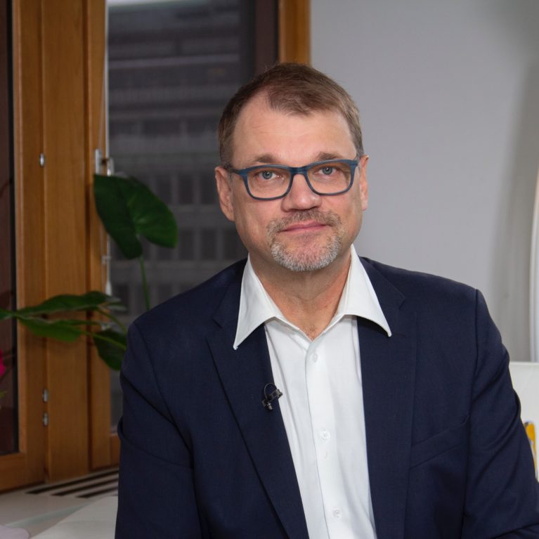 KUUNTELE: Keskustan Juha Sipilä Radio Dein tentissä perjantaina