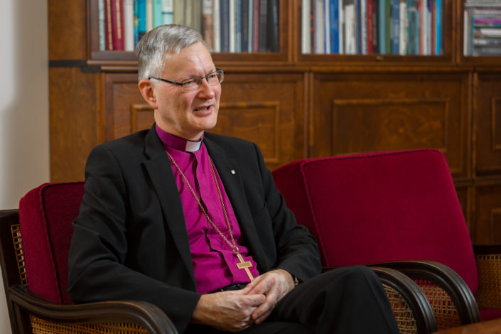 Maakunnallinen ja kirkollinen media tenttaa piispa Seppo Häkkistä