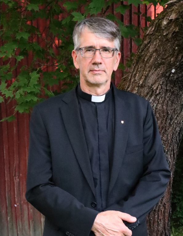 Lapuan uusi piispa Matti Salomäki Piispan kyselytunnille