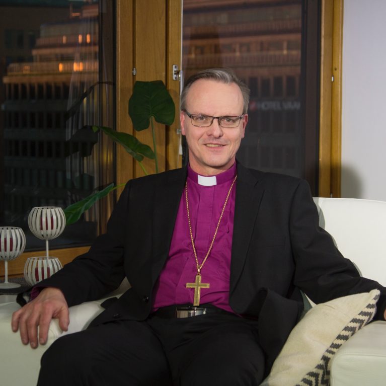 Arkkipiispa Tapio Luoma kalibroi kyselytunnilla kirkon nykykurssin